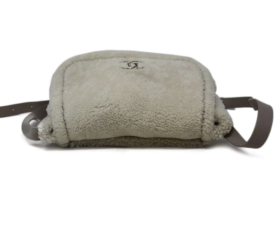 Chanel Grey Suede & White Shearling Crossbody - Image 5