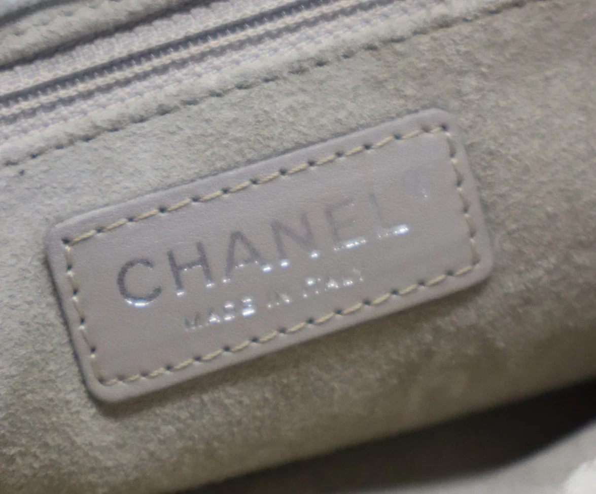 Chanel Grey Suede & White Shearling Crossbody - Image 7