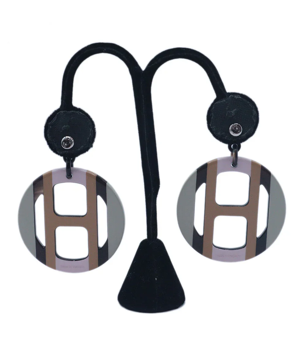 Hermes Tan & Pink Horn H Equipe Earrings - Image 3