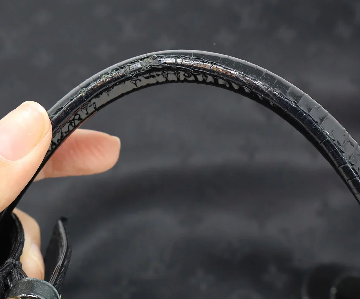 Louis Vuitton Black Desire Lockit Vertical Tote - Image 8