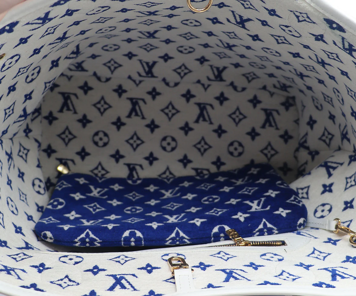 Louis Vuitton Blue & White Jacquard Veet Tote - Image 6