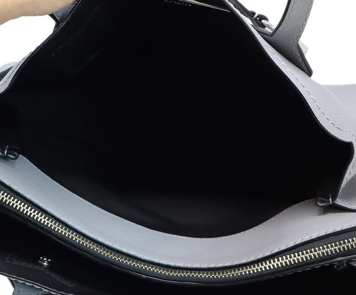 Marc Jacobs Grey Leather Handbag - Image 6