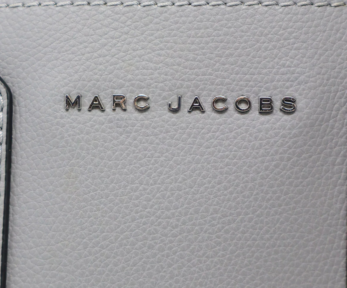 Marc Jacobs Grey Leather Handbag - Image 9